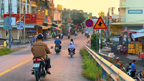 Alo....mẹ ơi Tết nay con về trễ nhá....#chill #xuhuong #mientay #xhhhhhhhhhhhhhhhhhhhhhhh #khongkhitet 