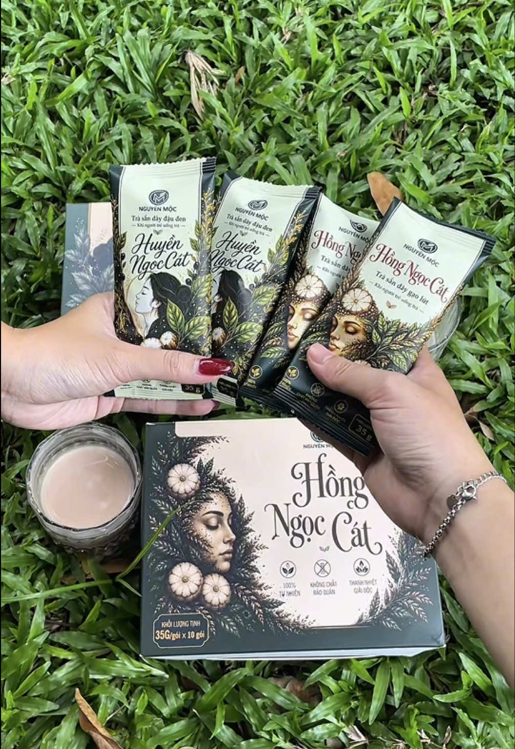 🌿✨ Hai cá tính, hai sắc thái nhưng lại là một đôi bạn thân cực kỳ ăn ý! Cùng Nguyên Mộc khám phá bộ đôi Ngọc Cát và Hồng Ngọc Cát nhé! 🤍 #NguyênMộcTea #TràThựcDưỡng #SắnDây #Đẳngcấptừsựthuầnkhiết #DưỡngThânDưỡngTâm