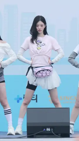 ILLIT MINJU Fancam 'YOU'RE UNDER ARREST' DISNEY RUN  #illit #아일릿 #minju #disneyrun