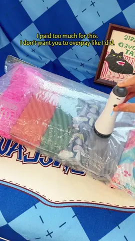 7-day clothes in carry-on? Just use this!🧳#TravelHack #VacuumSealer #limiteddeal #spacesaver #NewDropsForYou