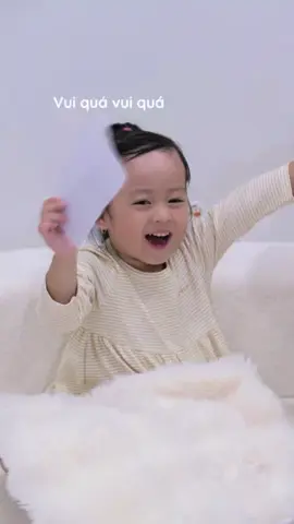 Hên là ẻm chưa biết chữ nên đại đại các mom ơi 😂😂😂 #surikhanhvy #similac5g 