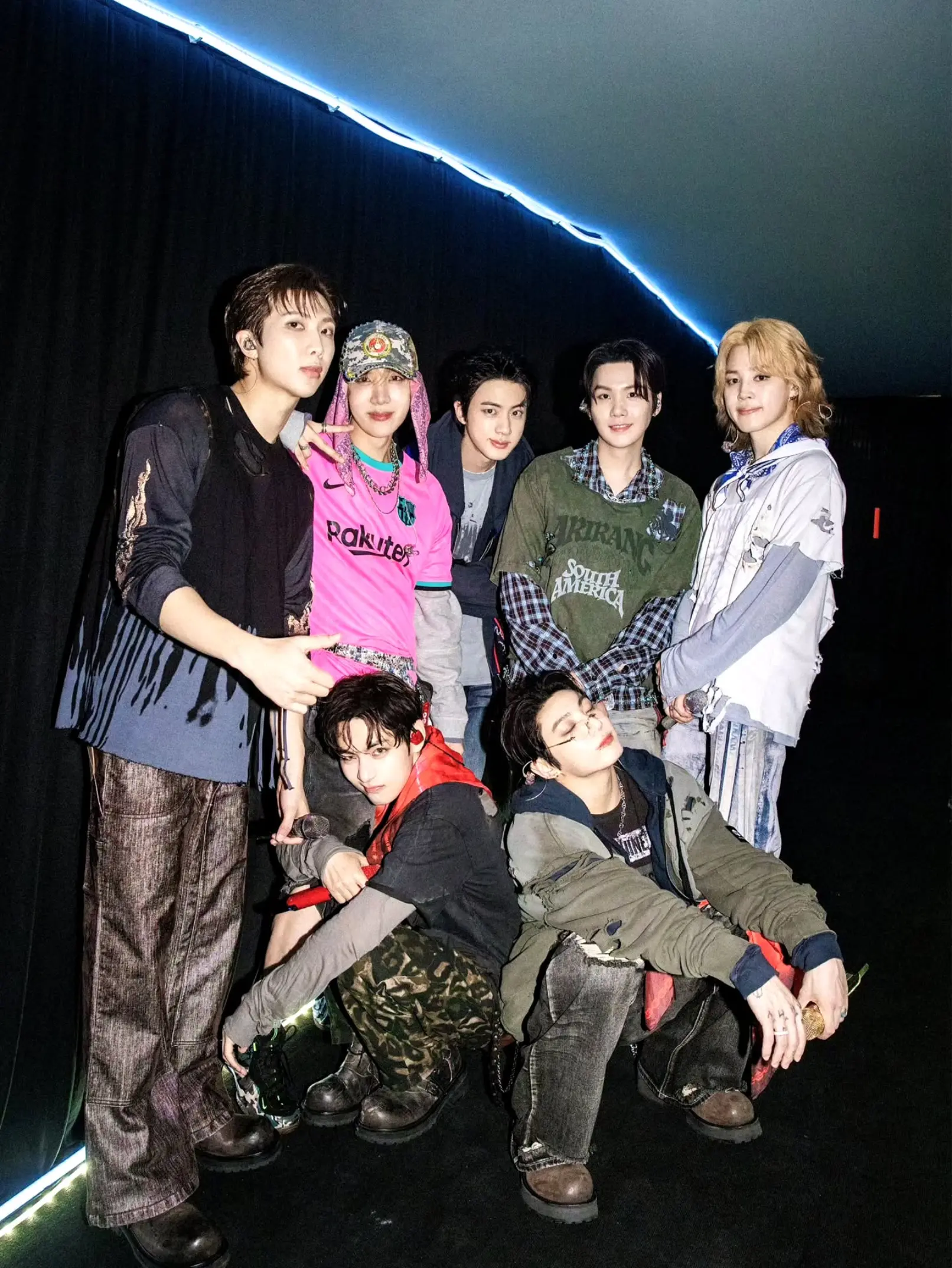 Đầy đủ 7 thành viên🐹🐱🐨🐿️🐥🐻🐰💜khoảnh khắc mà bất kỳ ARMY nào cũng muốn ôm trọn vào lòng🥰 Nhìn thấy những nụ cười ấm áp này, mọi mệt mỏi trong ngày dường như tan biến hết. Dù thời gian có trôi qua, thế giới có đổi thay ra sao thì tình yêu 😍dành cho 7 chàng trai này vẫn nguyên vẹn như ngày đầu💜. Cùng nhau đi thật xa và viết tiếp những chương mới rực rỡ hơn nữa nhé, BTS🥰💜 #bts #btsarmy #ot7💜 #viraltiktok #taekook 