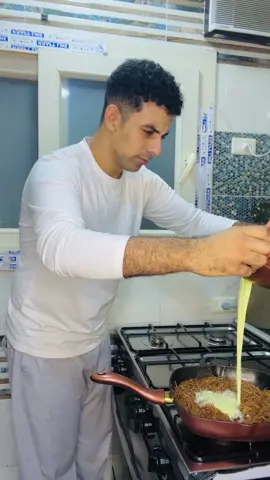 ترند الشتاء الشعرية باللبن🥛🍝#نادر_كومديانوو #تجربة #اسكتشات_كوميدي #ترند #شعريه_بالحليب