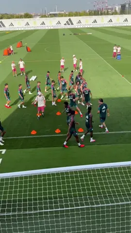 Derrière réglage ⚔️🔥 #realmadrid🤍🖤 #terening🚀 #today🔥 #viralvideo #1millionaudition 