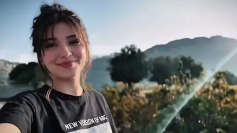 pa drana nazar me okatal  har spak ta.... #foryoupage #viral #viralvideo #trending #unfreezemyacount @killer girl 