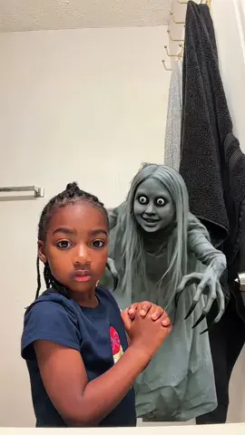 How to use ghosts prank filter effect behind kid filter prank effects ghost effect filter Ghost filter pranks scary filter on kid prank ghost prank filter on kid ghost behind kid prank filter how to add ghost behind child video capcut ghost behind kid edit #ghostsfiltereffect #funnykids #ghostfighter The template in the lower left corner is ready. Upload a photo to make the same video.#capcut #capcutpioneer 