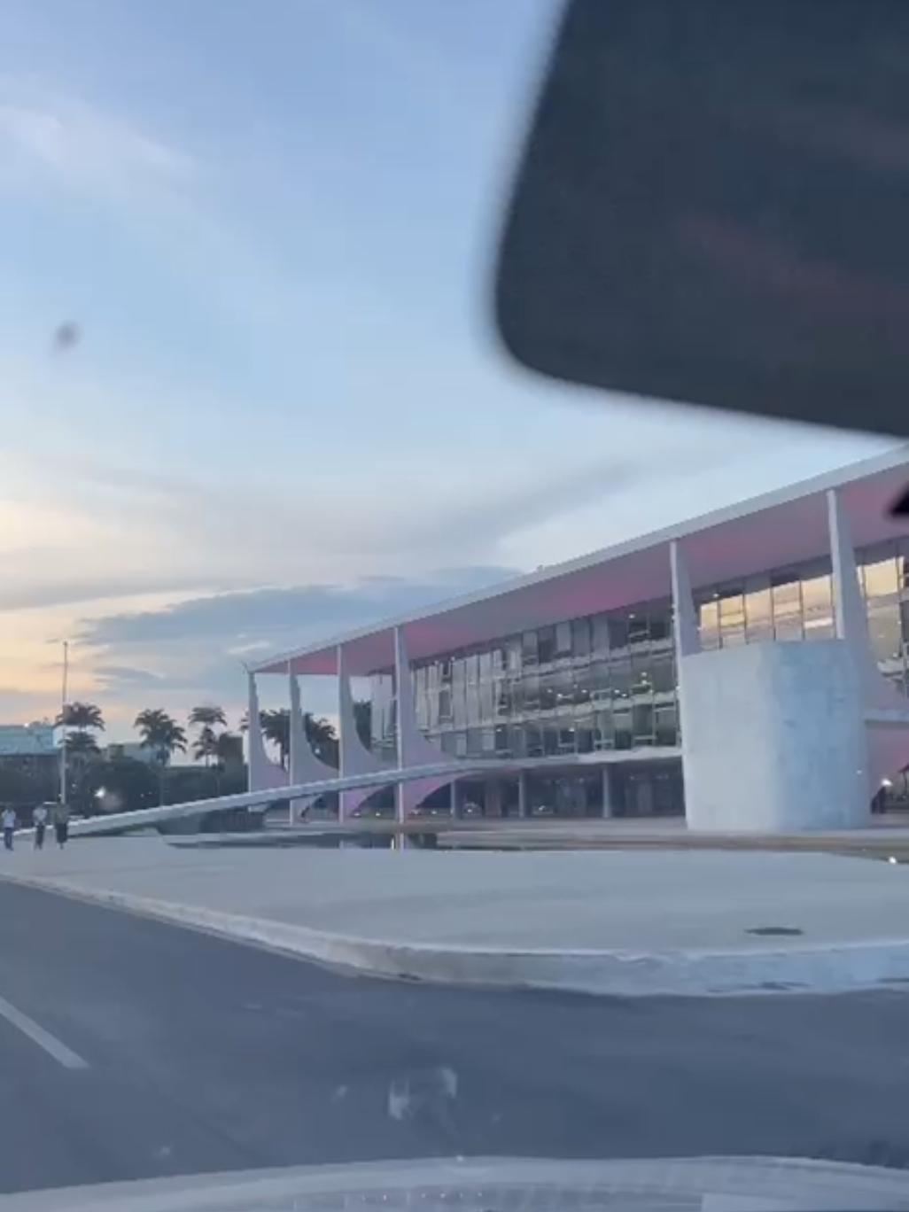 Brasília - DF    #deboabrasilia #brasilia #brasiliadf 