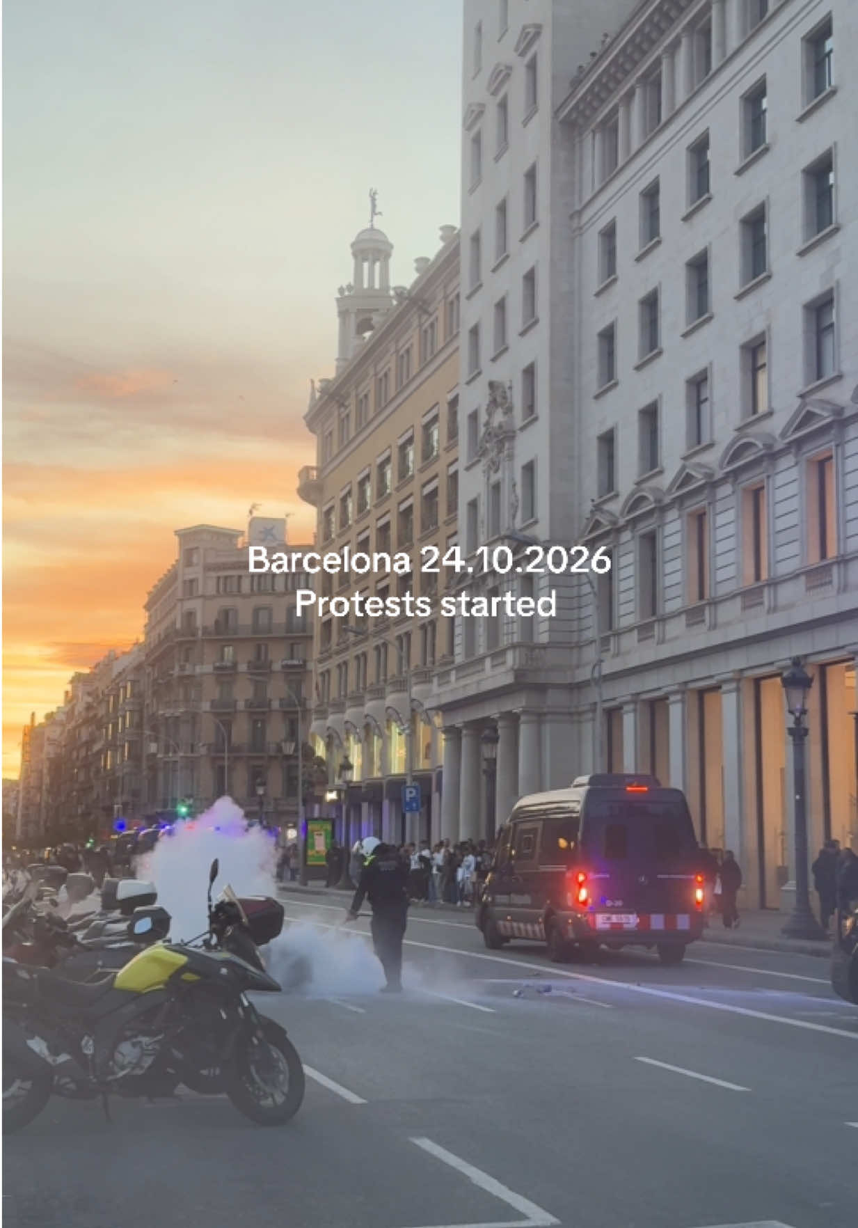 Not what I was expecting to see on my trip here but today first day of protests for education  #barcelona #protests #barcelonaprotests 
