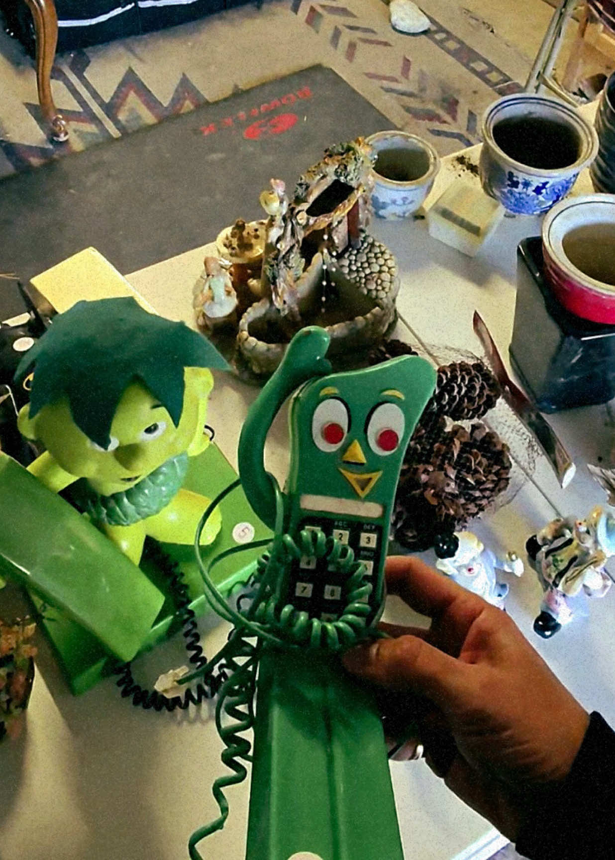 All for the Gumby 🤣🤦🏽‍♂️ • • #yardsale #povreels #karen #garagesale #vintagephone