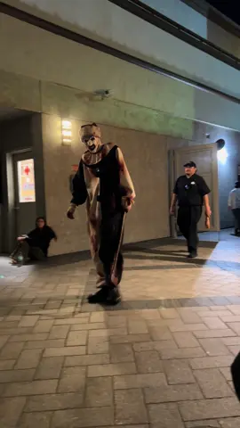 Art the clown actors were my favorite at Universal Horror Nights #universalhorrornights #universalstudios #arttheclownterrifier #terrifierclown 