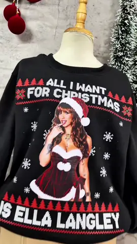 Omg I can't wait to wear this shirt for Christmas😭🎄🎄 #ellalangley #countrymusic #christmas #ellalangleymusic #ellafella 
