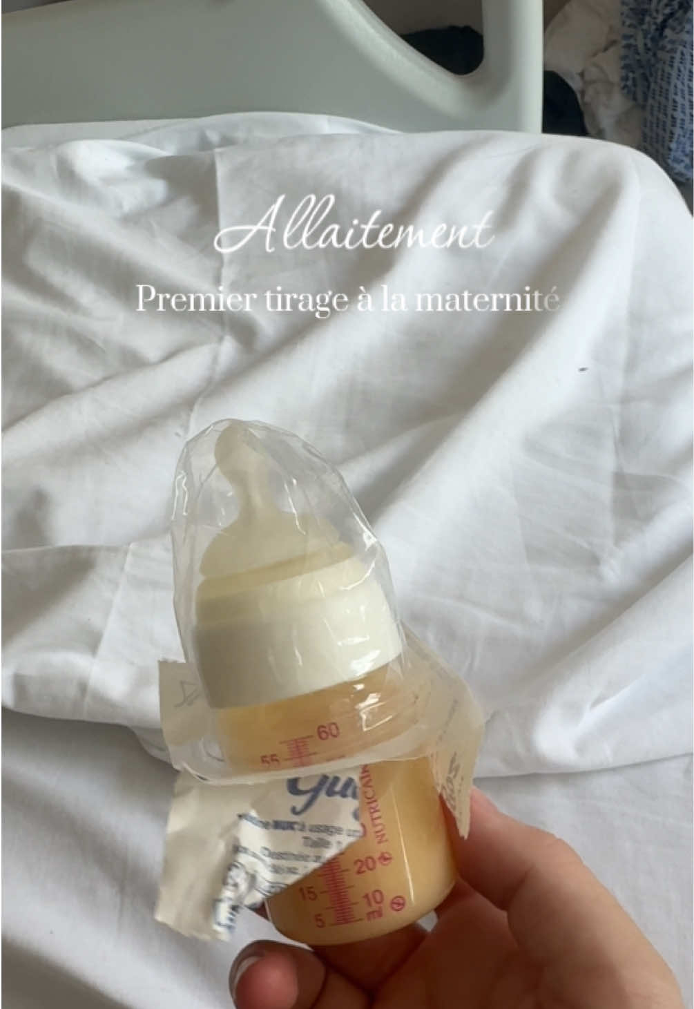 Mon premier tirage a été le troisième jour post accouchement et j’ai pu tirer 60 ml de colostrum 🥹🤍 @Paruu Official UK #Paruulife #ParuuBreastPump #ParuuP16pro #breastfeeding #mumtok 