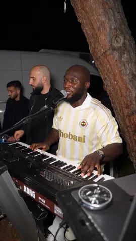 Sabah akşam derbi içeriği düşünmekten gördüğümüz rüyalar.  #derbi #fenerbahçe #lukaku
