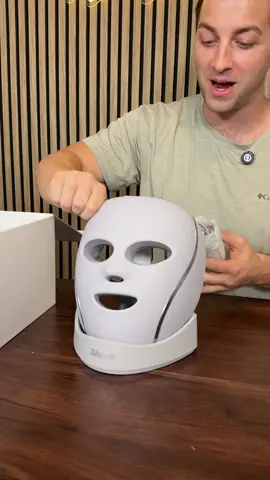 They finally put the bundle on sale! #shark #sharkcryoglow #sharkcryoglowledmask #ledfacemask #facemask 