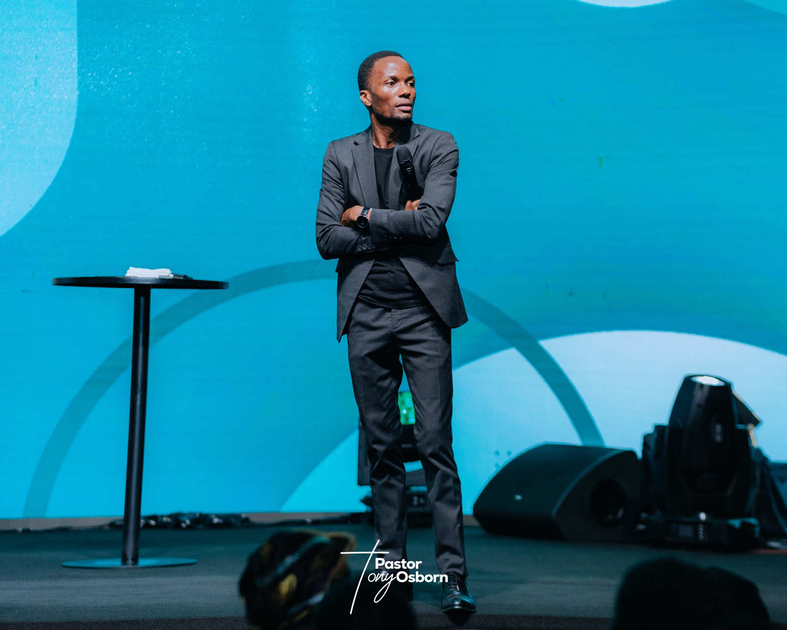 Mtu au kitu chochote kisikufanye ukaacha kufanya ibada kwa sababu kwa ibafs yako unaweza kuokoa kizazi kijacho. Take your time with God so serious. Full sermon is on YouTube 📱Pastor Tony Osborn #SisiNdioWaleTunaosaidiwaNaBwana