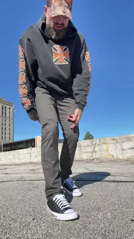 Size up ONE in the waist‼️ Give your everyday rotation a fresh look with these Dickies FLEX Skinny Fit Double Knee Work Pants. The olive-green colorway delivers military-inspired streetwear style with a tapered fit, reinforced knee panels, and flexible fabric for all-day comfort. Classic Dickies workwear with a modern edge. . ##DickiesSkinnies##DickiesDoubleKnee##MensFashion##MilitaryInspiredStyle#TikTokShopBlackFriday