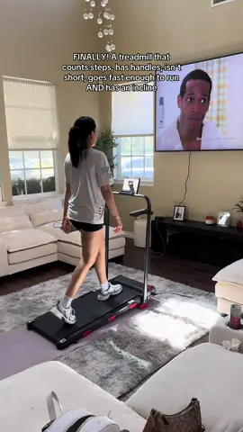 If you been looking for a treadmill that can go faster than 5mph then this is it! 🤝  #treadmill #walkingpad #tiktokshopblackfriday #discoveryourgift #tiktokshopcibermonday 