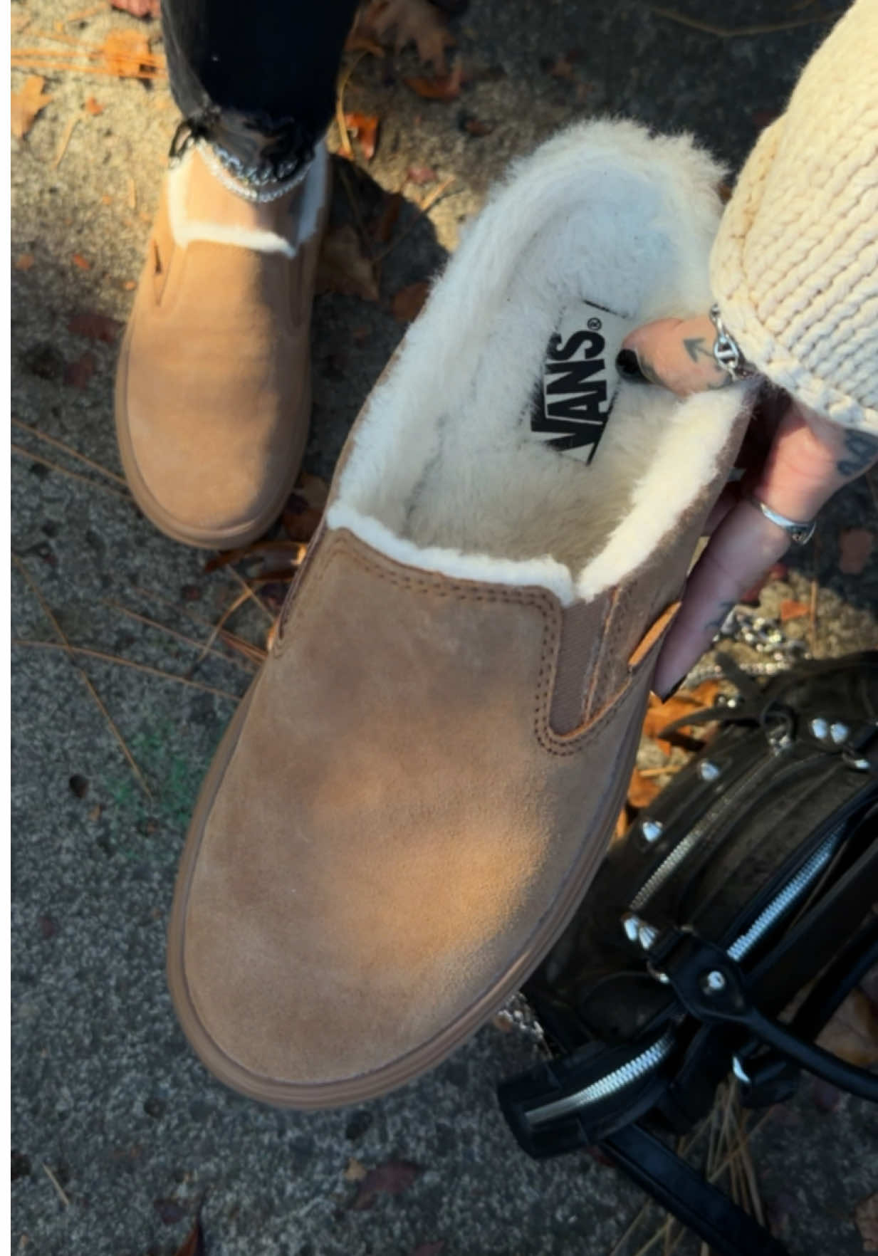 @vans #vans #altoutfits #falloutfitinspo #cozyoutfit #altmom 