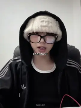 HIS VOICE IS SO CUTE 🥹💗 THE WAY HE SAYS “LABUBU” OMG!!! 🙈💜 #chenyiheng #陈奕恒 #cutemoments #foryou #fyp 
