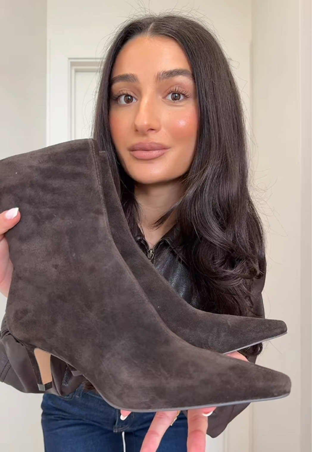 The perfect everyday kitten heel boots and this qualitt is so good! @Dolce Vita Footwear #brownboots #kittenheelboots #TikTokShopBlackFriday #TikTokShopCyberMonday 