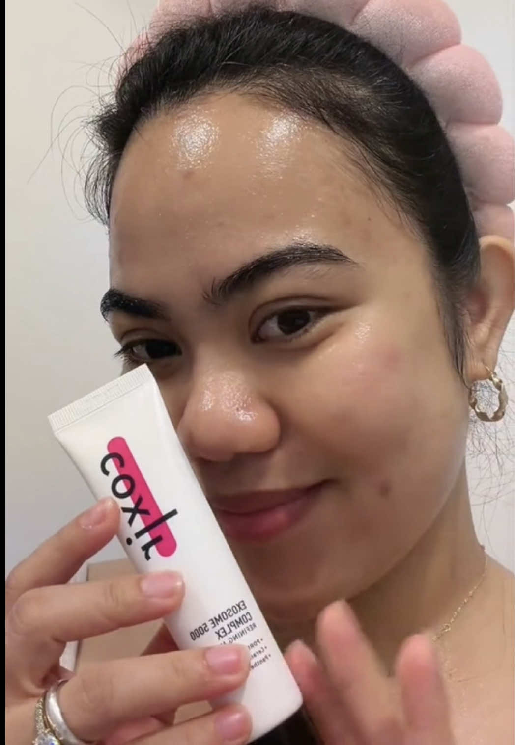 Finishing my skincare routine with the coxir EXOSOME 5000 COMPLEX REFINING MOISTURIZER! 🤍✨ A little moisture to complete my daily skincare ritual. @coxir  #KHYPEWAVE #coxir #koreanskincare #skincareroutine #moisturizer