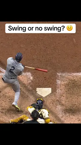 Did Yandy Diaz go? This was the final out of Game 2 of the World Series. #MLB #WorldSeries #tampabayrays #milwaukeebrewers #baseball 