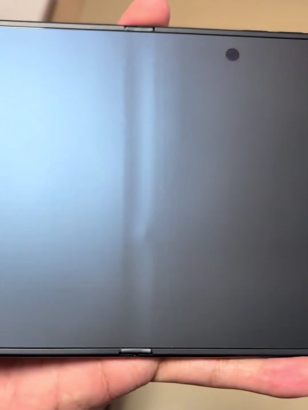 The folds on the iPhone Duo's screen can be clearly seen  #Apple #iPhoneDuo #Technews #viral #Fyp 