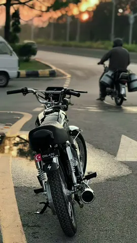 Islamabad beauty 👀⚡️@حسن دا ہنڈا ✈️ #growmyaccount #videoquality #honda125lover #bikelover #cg125 @tiktok creators @TikTok @TikTok Pakistan 