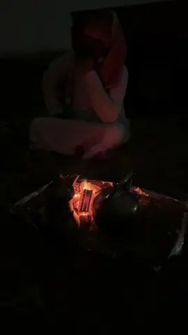 صار عمري حزن وايامي احسراتي .. والفرح من دنيتي شد الرحيل .. كنت محبوبي واغلى امنياتي .. وصرت فجأه يا الغلا عني دخيل..#Hammel #محيد_حمد #قمر #تصويري #هشتاقاتي_الترند_المشهور 