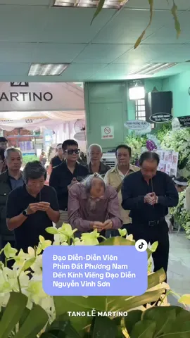 Đạo Diễn và Diễn Viên Trong Phim “Đất Phương Nam”Đến Kính Viếng Đạo Diễn Nguyễn Vinh Sơn. #datrungphuongnam #daodiennguyenvinhson #tanglemartino #traihommartino #xuhuong 