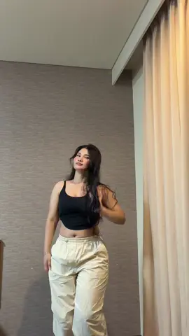 Being chubby day by day 😅😻. and I’m loving it😫💗. Yasu♾️💙. Dhebri👀. Dhyakkkk🐾🦥. @👀🦥🐾♾️💙. #chubbygirl #hindisong #trendingsong #fouyoupage #viraltiktok 