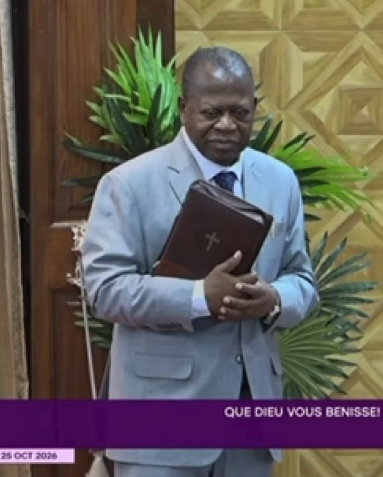 Branham ne prêchait pas avec les brochures, il prêchait avec la bible 