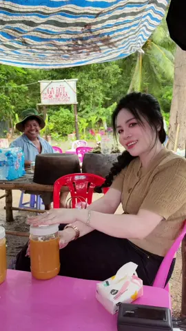 Từ giây phút này là con nguyện đi An Giang là ghé chú ăn gà liền, tự nhiên con thấy chú trắng tươi hà 🤪#angiang #gadotothum #viral 