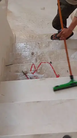 تنظيف الدرج مع الحوش لخدمات التنظيف العامة 🤙. افضل تنظيف منازل بالرياض تنظيف شقق فلل تنظيف كنب سجاد ستاير تنظيف داريش تنظيف مطابخ تنظيف حمامات أكرمكم الله تنظيف الخزانات الأرضي والعلوي رش المبيدات لجميع انواع الحشرات.#شركة_تنظيف_بالرياض #شقق_الرياض #فلل_الرياض #تنظيف_مطبخ #تنظيف_كنب 