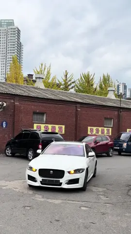 #creatorsearchinsights  Chargement des deux véhicules berline, une tres belle jaguar XE année 2017 et une Renault Sm6 Talisman 2018 destination dakar toujours avec ng automobile. Choisissez la marque et le modèle que vous voulez et nous occuperons le reste 💯.