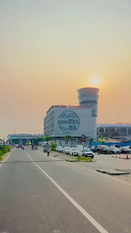 ️শেষ বিকেলে ঢাকার হযরত শাহজালাল আন্তর্জাতিক বিমানবন্দরের অভ্যন্তরীণ টার্মিনালের দৃশ্য #হযরতশাহজালালআন্তর্জাতিকবিমানবন্দর #অভ্যন্তরীণটার্মিনাল #বাংলাদেশ #SaifulRaju