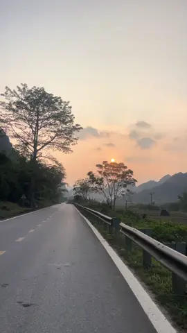 Tr uiiiii view triệu đô của Cao bằng nó thơ gì đâu á!! Ai về Cao Bằng với em khong ạ?#caobang 