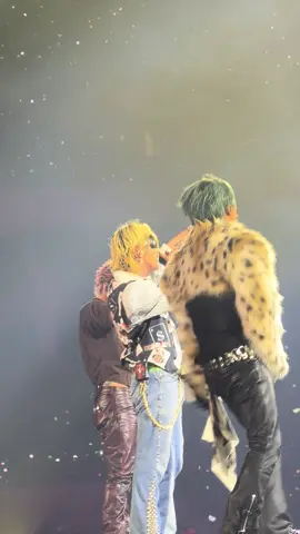 3 đèn giao thông said LOVE U Hanoi 🥰#bigbang_cosmos_world_tour #bigbangvip #xuhuong #bigbang #tiktok 