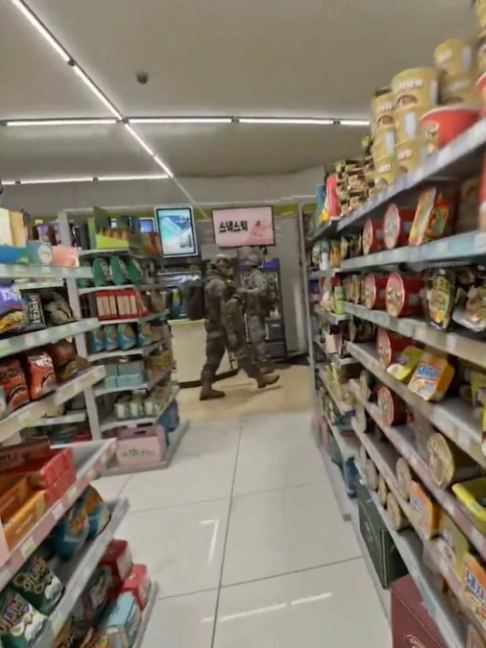 Conquering North Korea One Shop at a Time 🎖️ || Song Name: Luo Lei (Douyin Remix) || @aexang0 @hafn85 @hamza_is_cool @rayan.aladawi1 #mw4 #callofduty #modernwarfare4 #fyp #viral #meme #content #creatorsearchinsights #recreation #edit #funny Call of Duty: Modern Warfare 4 (stylized as Modern Warfare 사) is a 2026 first-person shooter game developed by Infinity Ward and published by Activision. It is the twenty-third installment in the Call of Duty series and the fourth and final entry in the rebooted Modern Warfare sub-series, following Call of Duty: Modern Warfare III (2023). It was released on October 23, 2026, for Nintendo Switch 2, PlayStation 5, Windows, and Xbox Series X/S. Prior to release, Modern Warfare 4 received positive reviews from critics, with praise for its campaign mode.