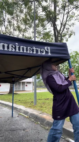 Wanita tak berbicara tahu tahu bukak gerai 😆 Random ekk sebab kitanya memang dari kecik minat. #meniagakecik2 