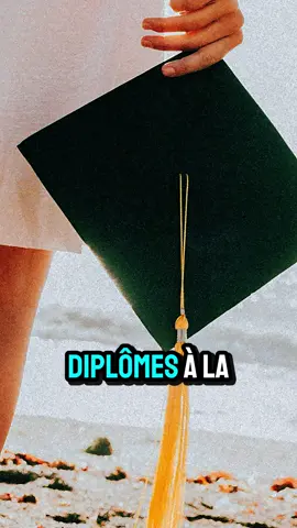🥹❤️ Le diplôme ne fait pas tout dans la vie… Ne méprise jamais tes parents parce qu’ils n’ont pas étudié, parce qu’ils sont pauvres ou parce qu’ils ne savent pas s’exprimer comme les autres. 💔 N’aie jamais honte de ceux qui se sont sacrifiés pour toi. Peut-être qu’ils n’ont pas eu la chance d’aller à l’école, mais ils ont tout fait pour que tu aies un avenir meilleur. 🙏❤️ Un diplôme peut t’ouvrir des portes, mais il ne t’apprendra pas forcément la gratitude, le respect et l’amour. N’oublie jamais d’où tu viens et ceux qui ont tout donné pour toi. 🥹🤲 Honore tes parents pendant qu’ils sont encore là. Leur amour vaut bien plus que le regard des autres. ❤️🕌 #Islam #parents #rappelislamique #respectdesparents #Éducation 
