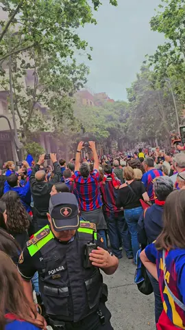 Barcelona vs Real Madrid is today 🔥#barcelonafc🔵🔴#realmadrid #ElClasico  #aficion #undiadepartit 