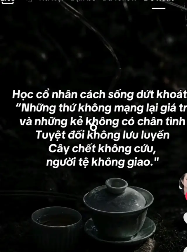 1. Thứ không thuộc về mình, không cưỡng cầu. Duyên hết thì buông, người đi thì tiễn. Cố giữ thứ đã muốn rời đi chỉ khiến bản thân thêm mỏi mệt. 2. Người không chân tình, tuyệt đối không lưu luyến. Lòng tốt phải dành cho người biết trân trọng. Đừng vì chút tình nghĩa mà dung túng cho kẻ nhiều lần khiến mình thất vọng. 3. Việc đã quyết, không dây dưa. Đã suy nghĩ thấu đáo thì hãy mạnh dạn hành động. Do dự quá lâu chỉ khiến cơ hội trôi qua và lòng người thêm dao động. 4. Lỗi đã nhận ra, nhất định phải sửa. Biết sai mà không đổi mới là tự lừa dối chính mình. Người khôn ngoan không sợ mất mặt vì sửa sai, chỉ sợ biết sai mà vẫn cố chấp. 5. Chuyện đã qua, không mãi truy cứu. Được mất là chuyện thường tình, hơn thua rồi cũng hóa hư không. Chuyện cũ dùng để rút kinh nghiệm, không phải để trói buộc hiện tại. Người thực sự bản lĩnh không phải là người vô tình, mà là người biết điều gì đáng giữ, điều gì nên buông và lúc nào cần dứt khoát. 