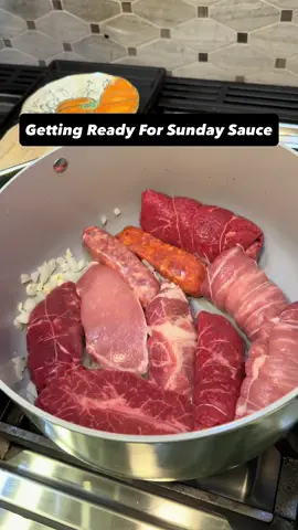 Getting ready for Sunday sauce! 
