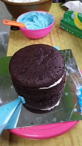 Dekor kue ulang tahun tema minnion 🥰 #MenghiasKue #KueUlangTahun  #DekorKue #TukangKue