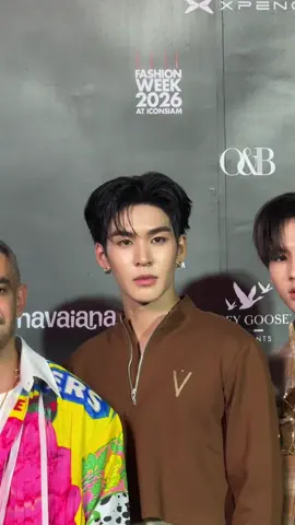หล่อม้ากกกกกกกกกกกกกกก AUAUSAVE HOOKS EFW26 #AuAuSaveatEFW26ICONSIAM #auausave  #ELLEFashionWeek2026 #EFW26ATICONSIAM #ICONSIAM 
