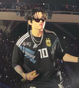 JUNGKOOK doing the ‘Bad’ by Ateez dance #jungkook #jungkookedit #btsedit #kpop #kpopedit bts arirang world tour jungkook fancam 4k, bts in argentina, jungkook bad dance challenge, jungkook edit, bts edit, high quality content, original content @naeuzi ♡ 