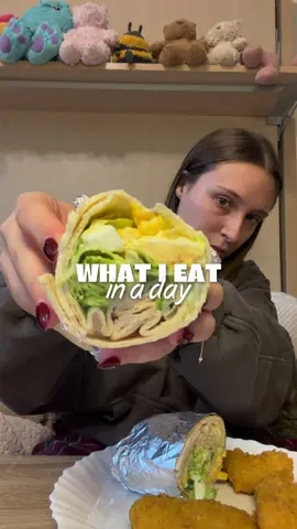 version je mange ce que je veux en fait - what I eat in a day 🥓🌯 @La Vie™️ @matecitodrinks @ahead_fr 🇫🇷 et pleins d’autres bonnes choses 😋 #food #nourriture #degustation #whatieat #degustation 