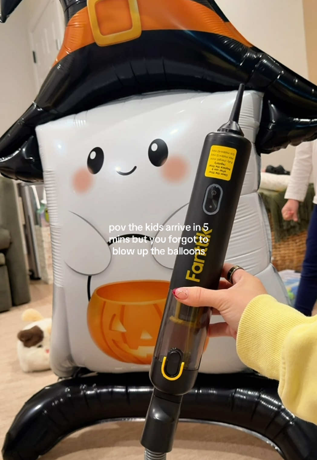 @Fanttik saves the day with this attachment for their cordless vacuum 🖤✨ #fanttik #cordlessvacuum #carvacuum #airpump #partyplanning 