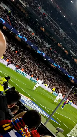 Barcelona vs Real Madrid never fails to deliver—two attackers exchange a quick one-two, and the crowd responds. Replay 08: stay for the next look. Search: Nazztv.com to watch → ALL MATCH #Barcelona#RealMadrid#Soccer #fyp #live